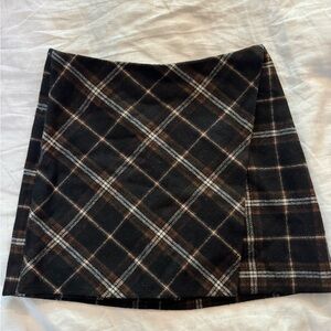 Hollister black plaid mini skirt small